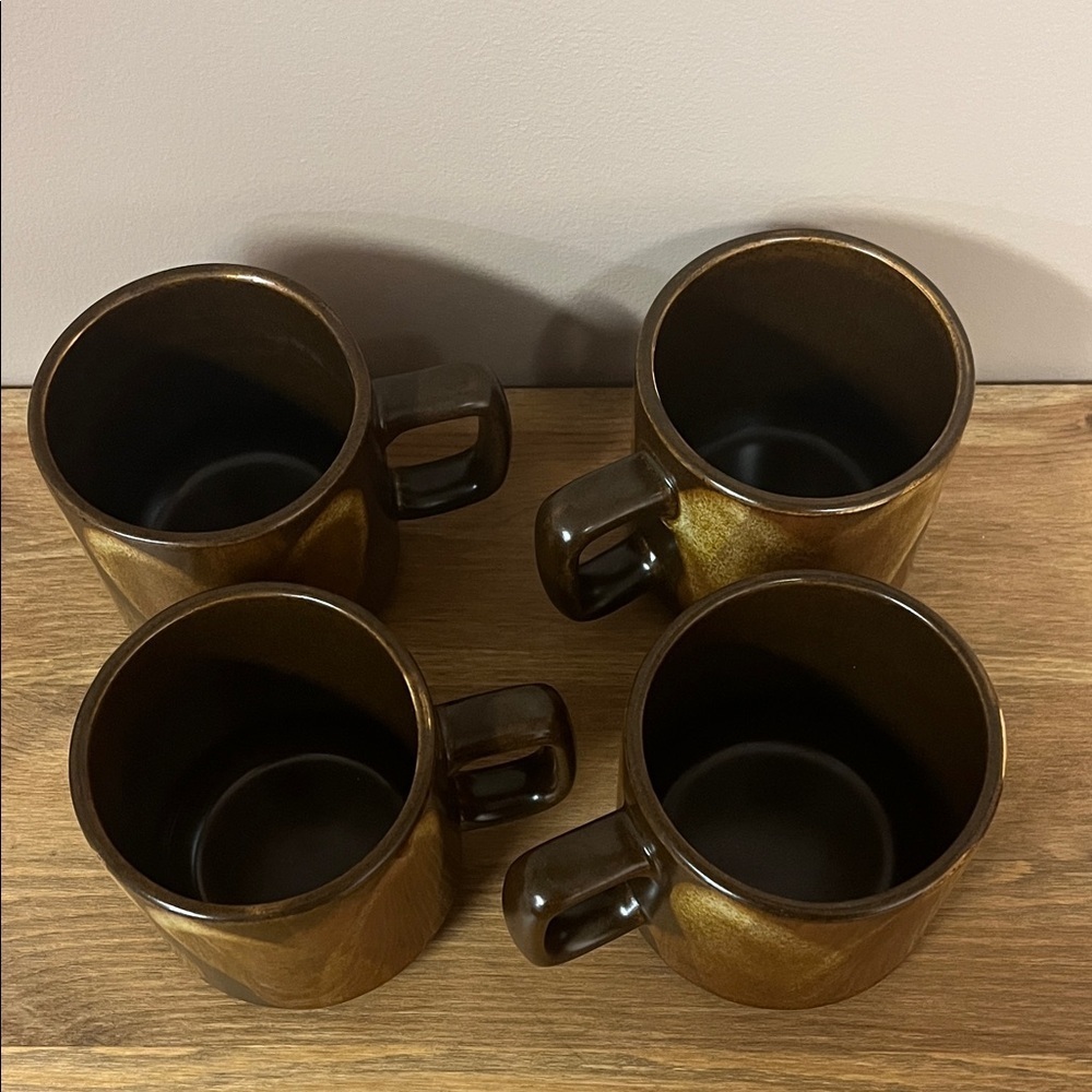 Vintage MCM Ceramic Mugs - set of 4 - Picture 3 of 4